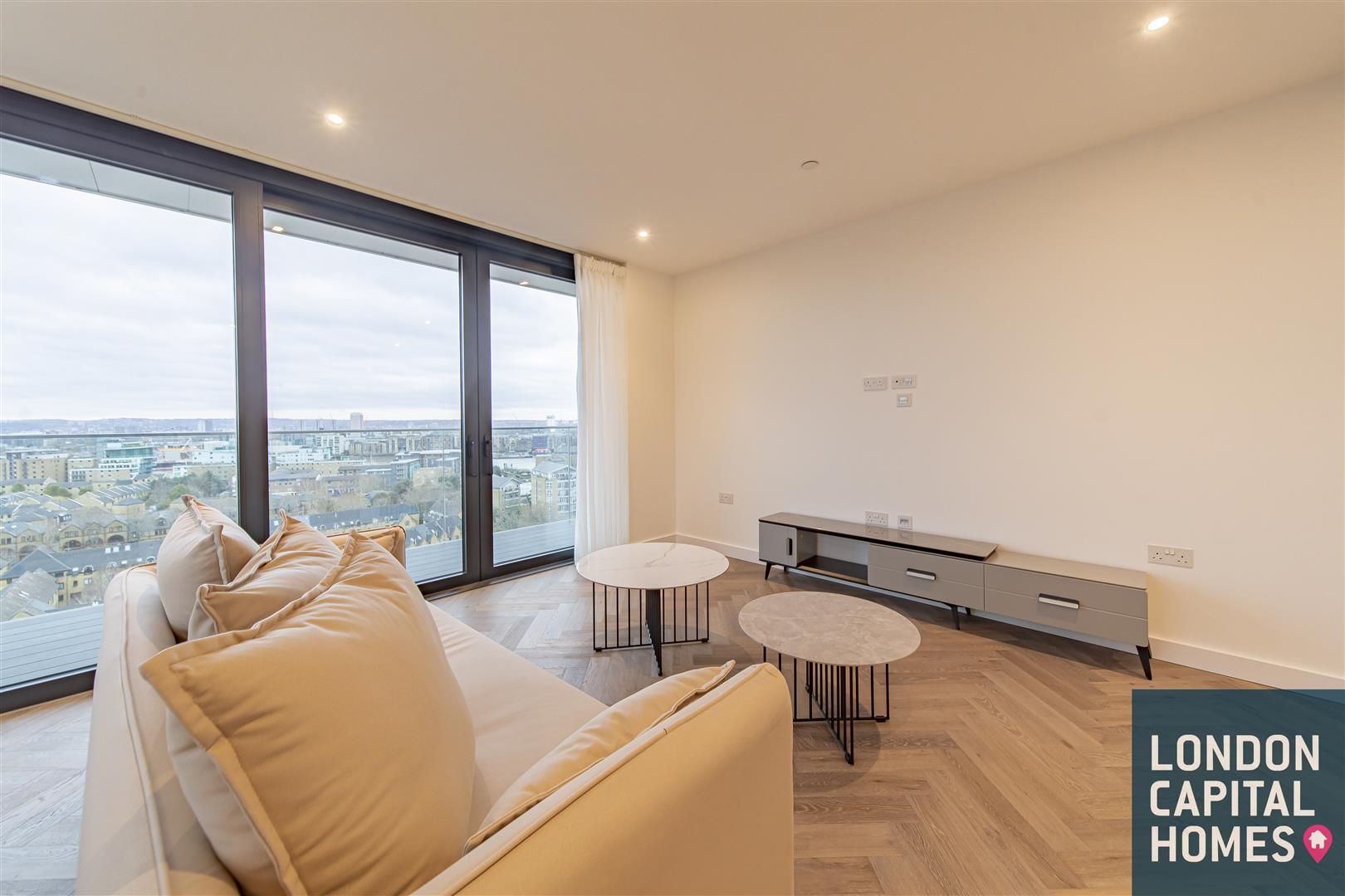 2 bed property in 23 Gauging Square, London